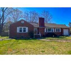 2506 Seaford Rd in Seaford, VA - Building Photo - Building Photo