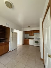 7371 Wayne Ave in University City, MO - Building Photo - Building Photo