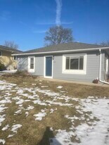 512 E 77th Ave in Schererville, IN - Building Photo