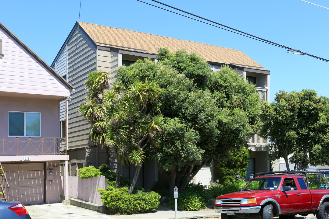 330 Baden Ave in South San Francisco, CA - Building Photo