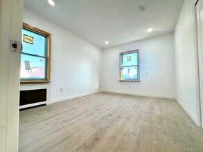 63-87-87 Fitchett St in Queens, NY - Building Photo - Building Photo