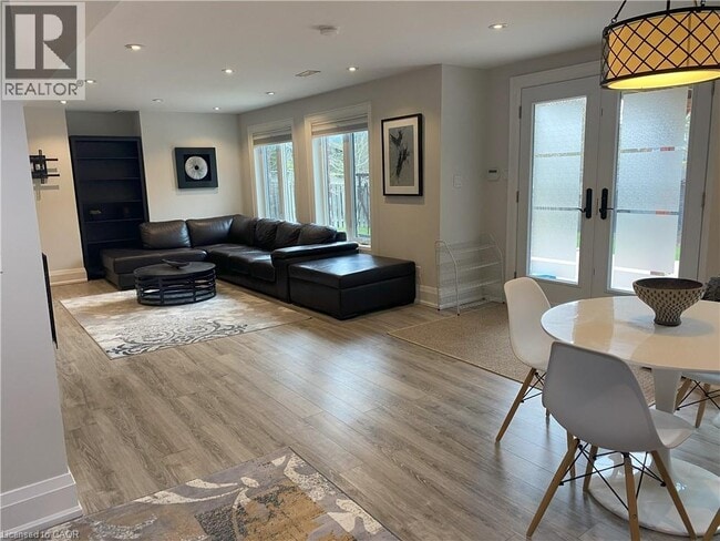 property at 914 Best Cir