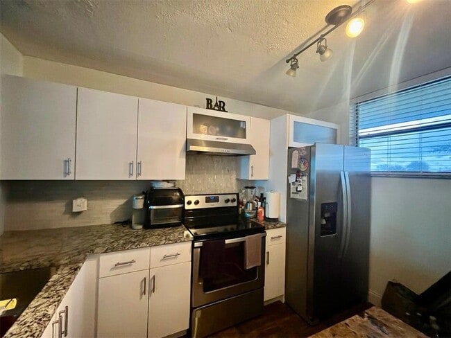 property at 113 Lake Emerald Dr