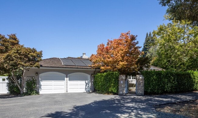 property at 7 Maywood Ln