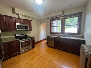 700 Franklin St-Unit -3 in Melrose, MA - Building Photo - Building Photo