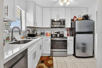 21894 Lake Forest Cir in Boca Raton, FL - Building Photo - Building Photo