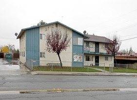 1135 W Inyo Ave Apartments