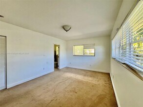 1345 NE 105th St in Miami Shores, FL - Building Photo - Building Photo