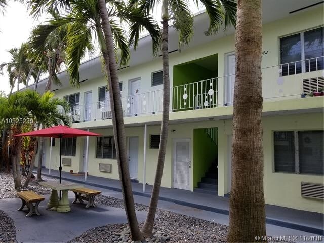 1200 Marseille Dr-Unit -4W in Miami Beach, FL - Building Photo - Building Photo