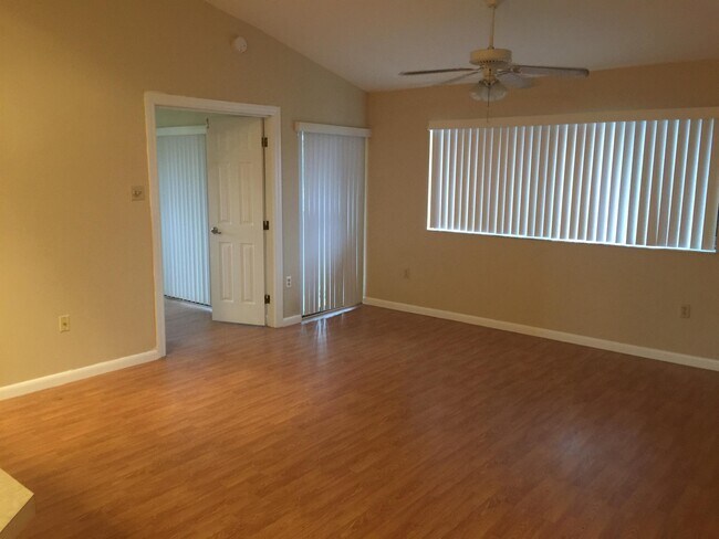 2445 SW 18th Terrace in Fort Lauderdale, FL - Building Photo - Building Photo