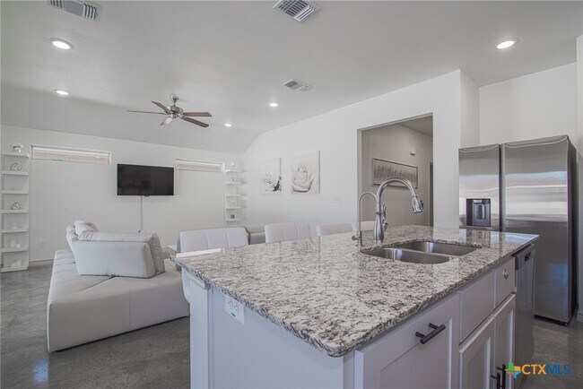765 Freedom Cir in Nolanville, TX - Building Photo - Building Photo