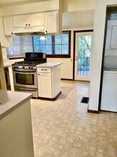 2423 D St in Sacramento, CA - Building Photo - Building Photo