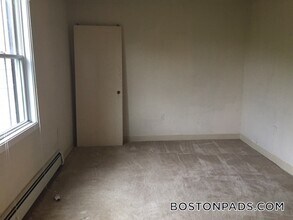 1440 Tremont St, Unit C4 in Boston, MA - Building Photo - Building Photo