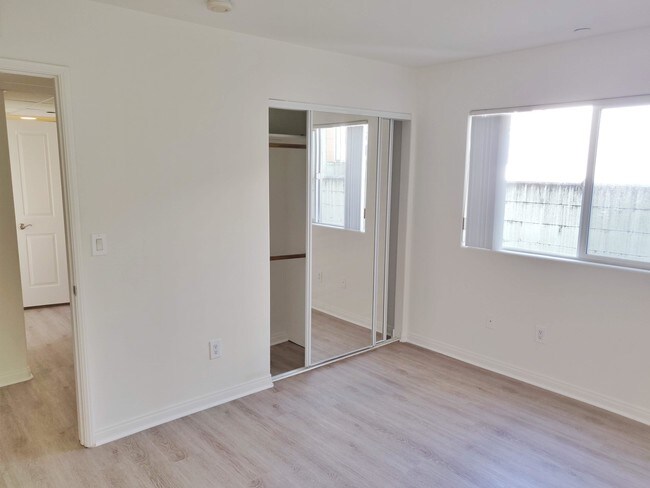 326 S Westlake Ave-Unit -102 in Los Angeles, CA - Building Photo - Building Photo