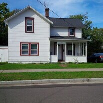 1115 6th St E in Menomonie, WI - Building Photo