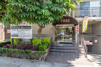 Lanewood Court Apartments in Los Angeles, CA - Building Photo - Building Photo