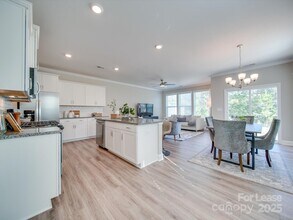 574 Altamonte Dr in Lake Wylie, SC - Building Photo - Building Photo