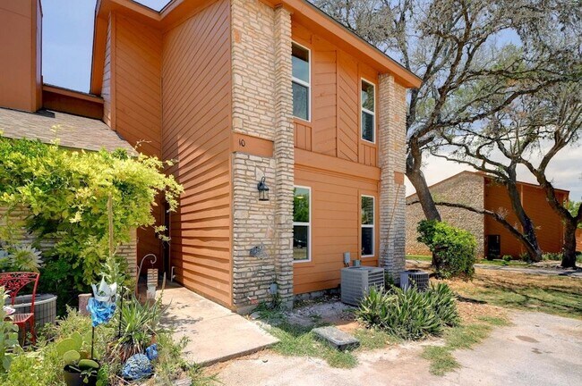 10 Cypress Fairway Village in Wimberley, TX - Building Photo - Building Photo