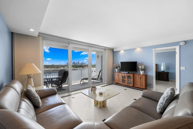 511 Bayshore Dr in Fort Lauderdale, FL - Foto de edificio - Building Photo