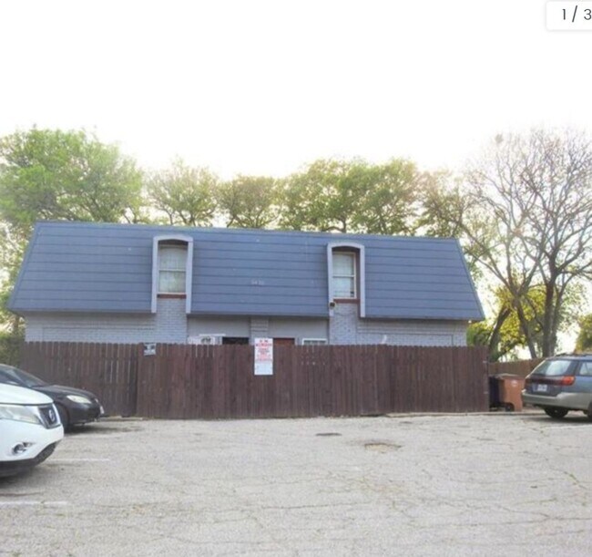 5810 Wellington Dr in Austin, TX - Building Photo - Building Photo