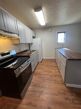 2113 Gillam Way in Fairbanks, AK - Building Photo - Building Photo