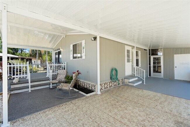925 Iglesia Dr in North Port, FL - Building Photo - Building Photo