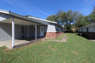 1908 Sycamore Pl in Springdale, AR - Building Photo - Building Photo