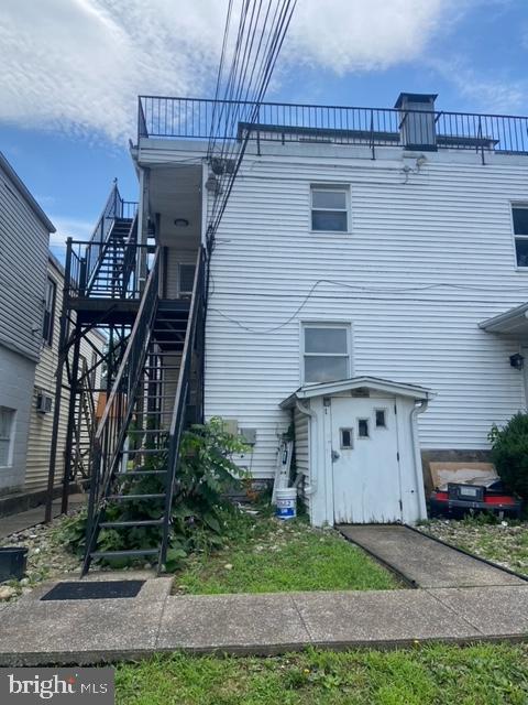 429 Bridge St-Unit -3RD FLOOR REAR in New Cumberland, PA - Building Photo