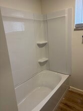 244 Clairmont Ave, Unit 2 in West View, PA - Building Photo - Building Photo