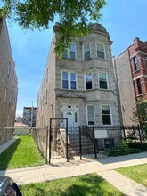 2647 W Crystal St in Chicago, IL - Building Photo - Building Photo