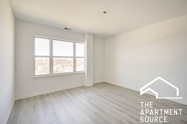 1540 W Glenlake Ave, Unit 5B in Chicago, IL - Building Photo - Building Photo