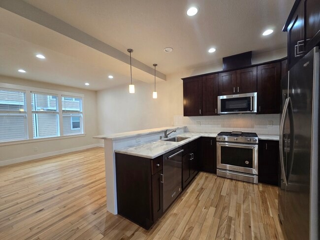 8816 N Edison St, Unit A in Portland, OR - Building Photo - Building Photo