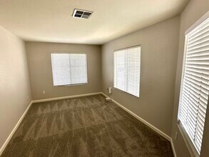 1329 E Cathedral Rock Dr in Phoenix, AZ - Building Photo - Building Photo