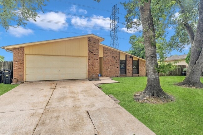 18330 Navajo Trail Dr