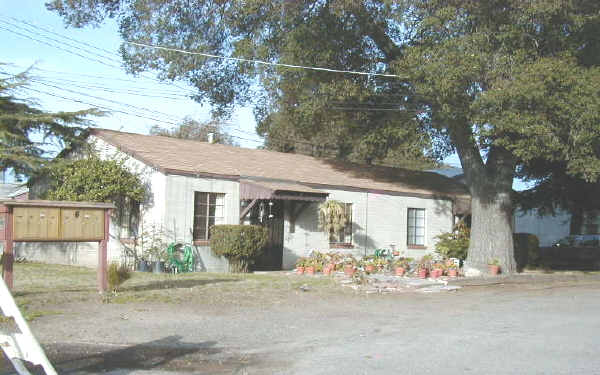 534 Sunnyside Ave in Modesto, CA - Building Photo