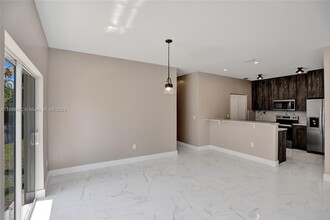 1620 NW 31st Ave-Unit -A in Miami, FL - Building Photo - Building Photo