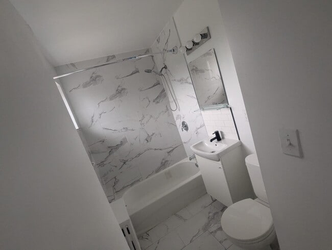 2251 - 2257 Jane Street in Toronto, ON - Building Photo - Building Photo