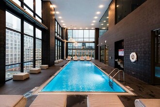 12 E Lake St in Chicago, IL - Foto de edificio - Building Photo