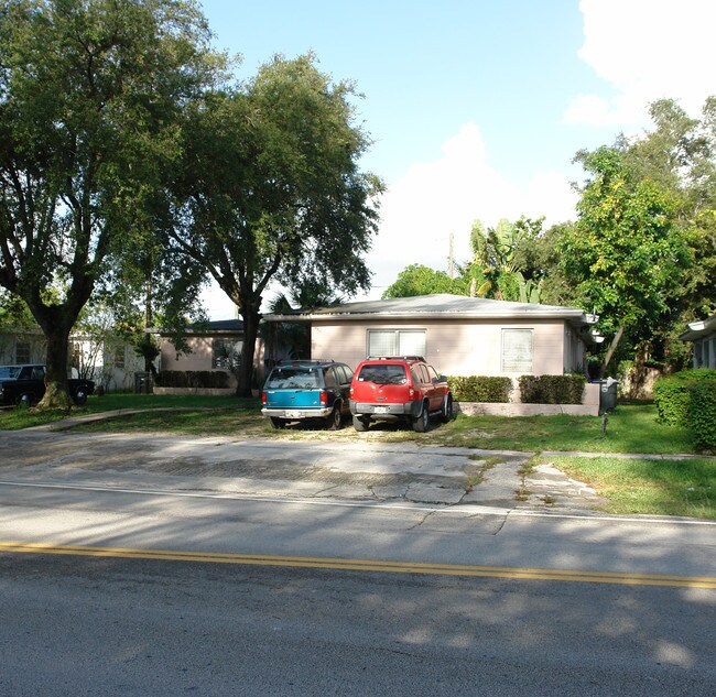 12920 NE 16th Ave in Miami, FL - Building Photo - Building Photo