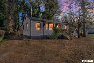 1262 Kenilworth Dr SW in Atlanta, GA - Foto de edificio - Building Photo