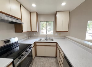 11231 Avenida De Los Lobos in San Diego, CA - Foto de edificio - Building Photo