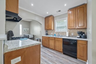 825 Erin Ave SW in Atlanta, GA - Building Photo - Building Photo