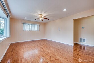 174 Winthrop Rd in Edison, NJ - Building Photo - Building Photo