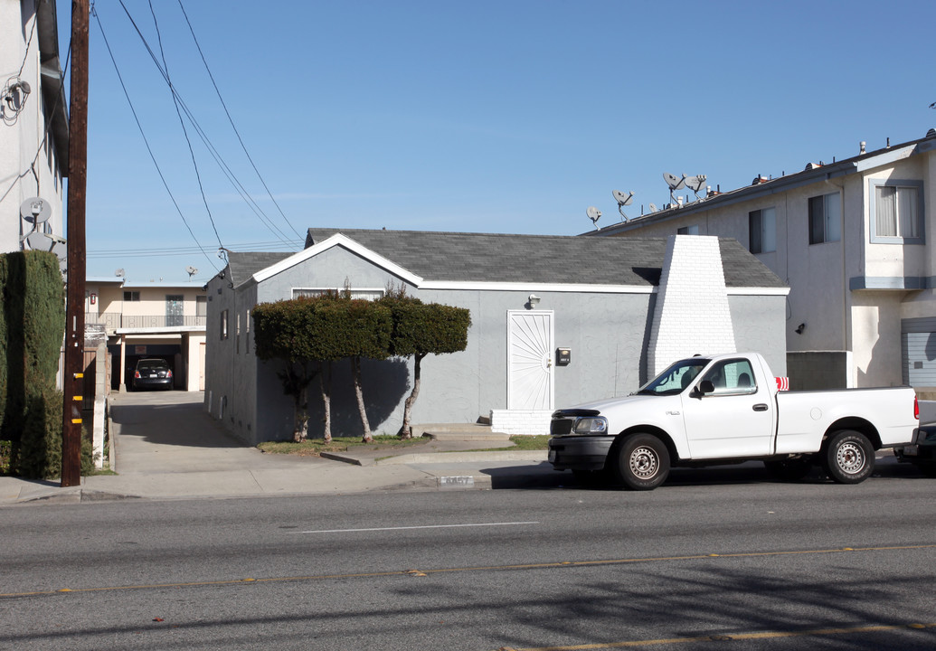 4457 W 120th St in Hawthorne, CA - Foto de edificio