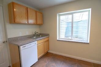 4877 Hayloft Cove in West Valley City, UT - Building Photo - Building Photo