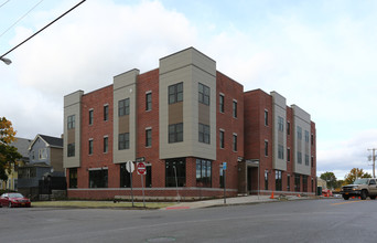 Salina Crossing in Syracuse, NY - Building Photo - Building Photo