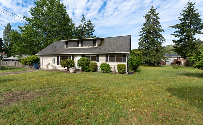 16321 127th Pl SE in Renton, WA - Building Photo - Building Photo