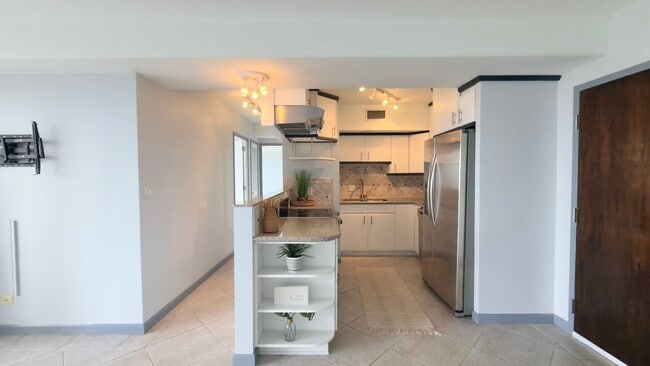 419 Atkinson Dr, Unit 1205 in Honolulu, HI - Building Photo - Building Photo