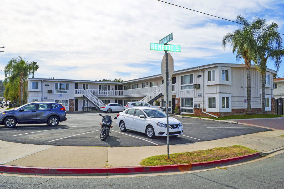 904 S Magnolia Ave in El Cajon, CA - Building Photo