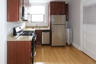 2220 W Ainslie St, Unit J01W in Chicago, IL - Building Photo - Building Photo